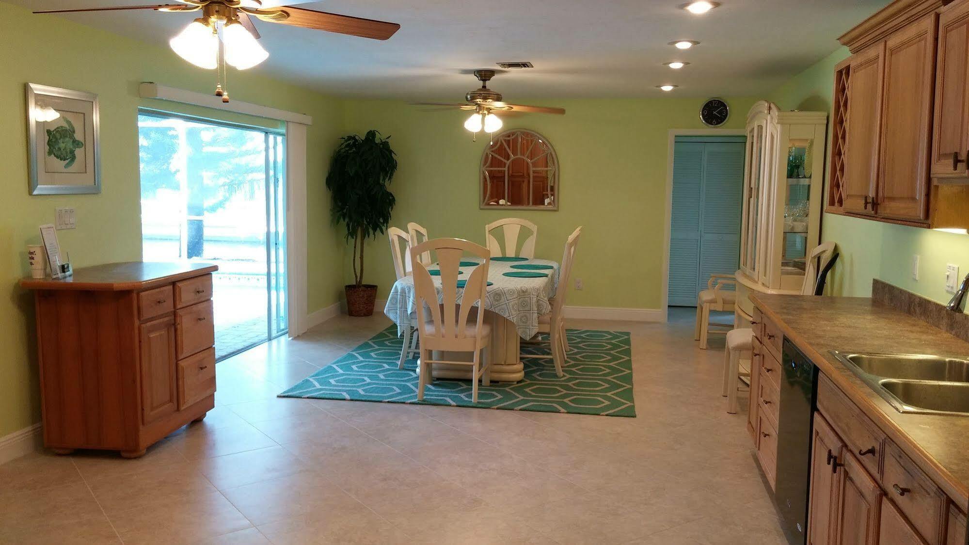 Villa Emerald Coast- Private Villa Cape Coral Exteriör bild